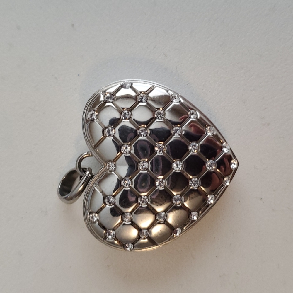 Heart with Swarovski crystals living locket Origami Owl